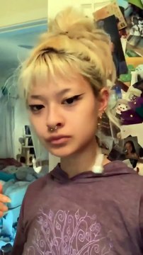 Pour ne plus perdre ses Airpods, elle invente un système pour les mettre en boucles d'oreilles