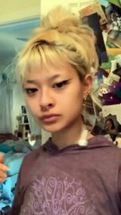 Pour ne plus perdre ses Airpods, elle invente un système pour les mettre en boucles d'oreilles