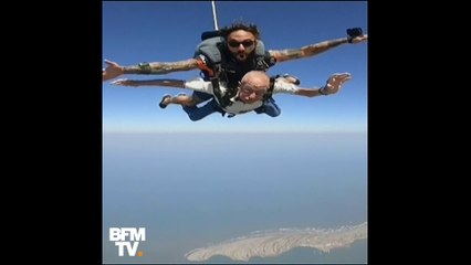 À 92 ans, cet Espagnol réalise son rêve et saute en parachute