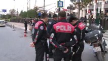 Maltepe'de bir AVM'nin çıkışında silah sesleri duyuldu. Olay yerine çok sayıda polis ekibi sevk edildi.