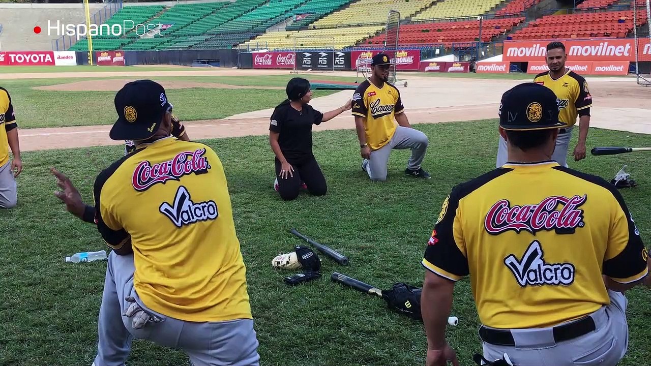 Una mujer rompe paradigmas y se instala en el dogout de un equipo de beisbol