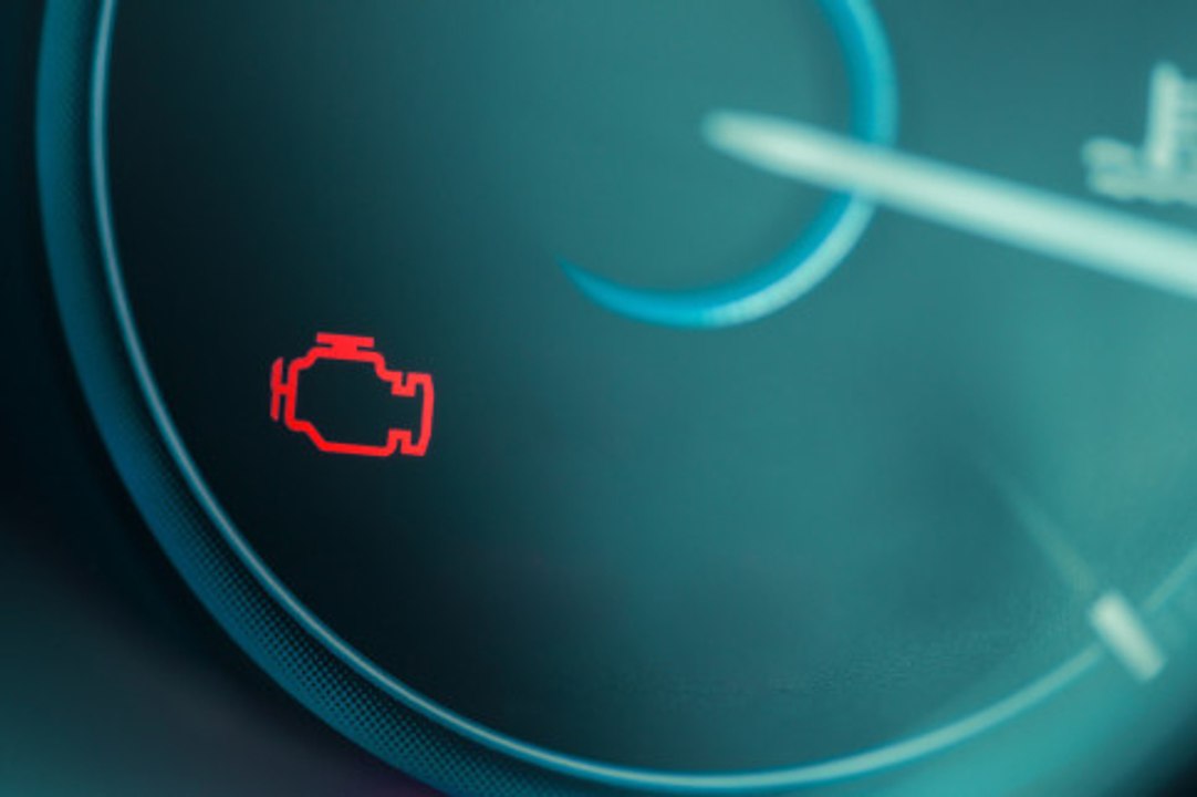Quelles sont les causes d'allumage du voyant moteur ?