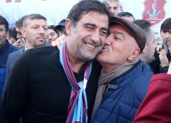 Ünal Karaman'a hamsi şöleninde yoğun ilgi