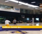 لقطة: كرة سلّة: تعافي ليبرون جيمس من الإصابة يبثّ الأمل لدى مشجّعي ليكرز