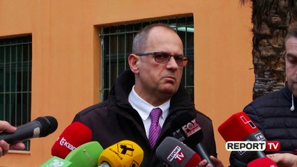 Bllokimi i Juridikut, studentët rifillojnë mësimin në ambientet e gjimnazit 'Petro Nini Luarasi'