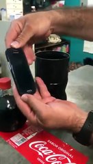 Une fausse bouteille de Coca-Cola pour la contrebande