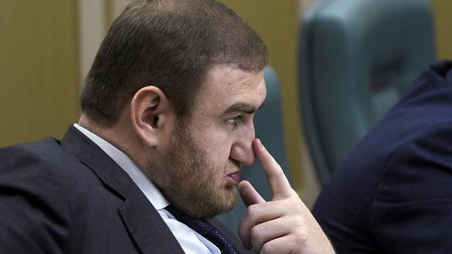 Камера для сенатора: член СФ Арашуков арестован, его обвиняют в убийствах