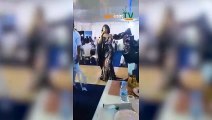 La chanteuse sénégalaise Viviane Chidid qui invite Samuel Eto'o et Habib Beye à esquisser des pas de Mballa