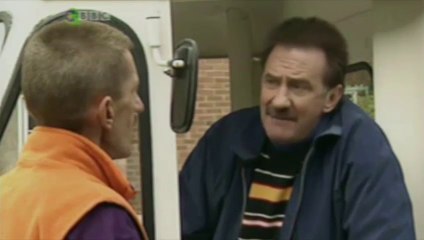 ChuckleVision - S12, E2: Lotta Bottle