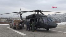 Tunceli'de Yaban Hayvanlarına Askeri Helikopterlerle Yem Bırakıldı