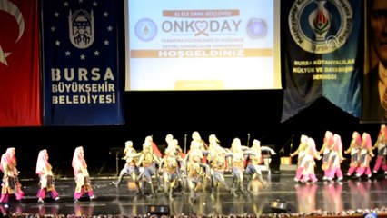 TRT sanatçıları Bursa'da kanser hastaları için sahne aldı