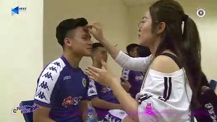 Biểu cảm dễ thương của Quang Hải và Duy Mạnh khi trang điểm chụp mẫu trang phục thi đấu | HANOI FC
