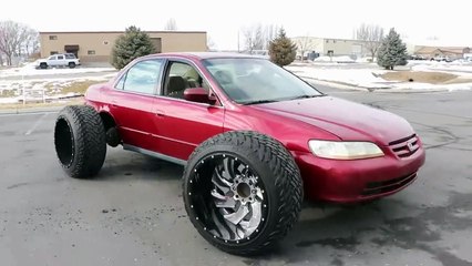 Hoá ra đây là công dụng của việc độ bánh xe tải khổng lồ cho chiếc sedan cỡ D như Honda Accord