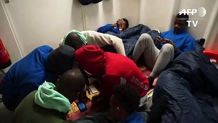 Italia permite desembarco a migrantes con acuerdo entre 7 países
