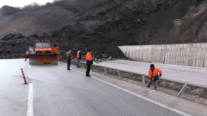 Niksar-Reşadiye kara yolu heyelan nedeniyle ulaşıma kapandı - TOKAT