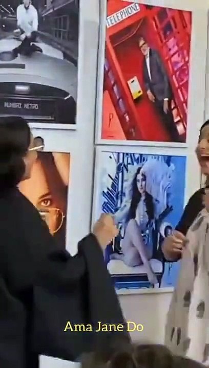 Rekha gets uncomfortable posing before the picture of Amitabh Bachchan | Dabboo Ratnani Calendar