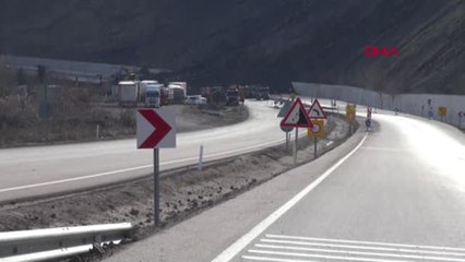 Tokat Ta Heyelan Nedeniyle Karayolu Kapandı