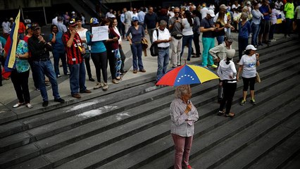 Venezuela: sabato cortei contrapposti, si teme "un bagno di sangue"