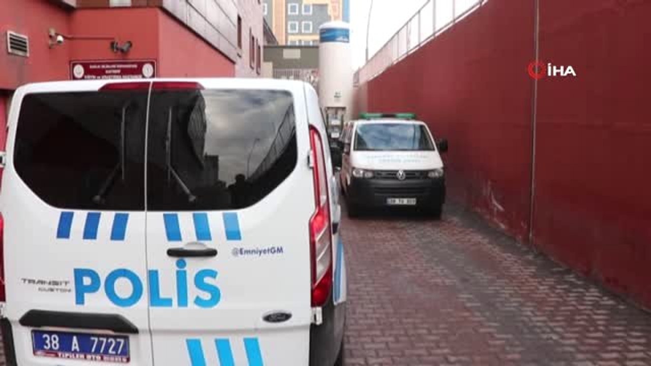 Engelli Kızına Bakan Anneyi Ölüm Bile Kızından Ayıramadı