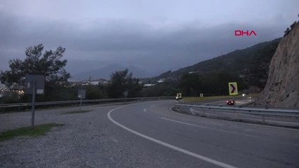 Mersin Anamur'da Hortum Muz ve Çilek Seralarını Vurdu