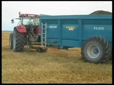 Epandage avec Case CVX 1195 + epandeur Rolland