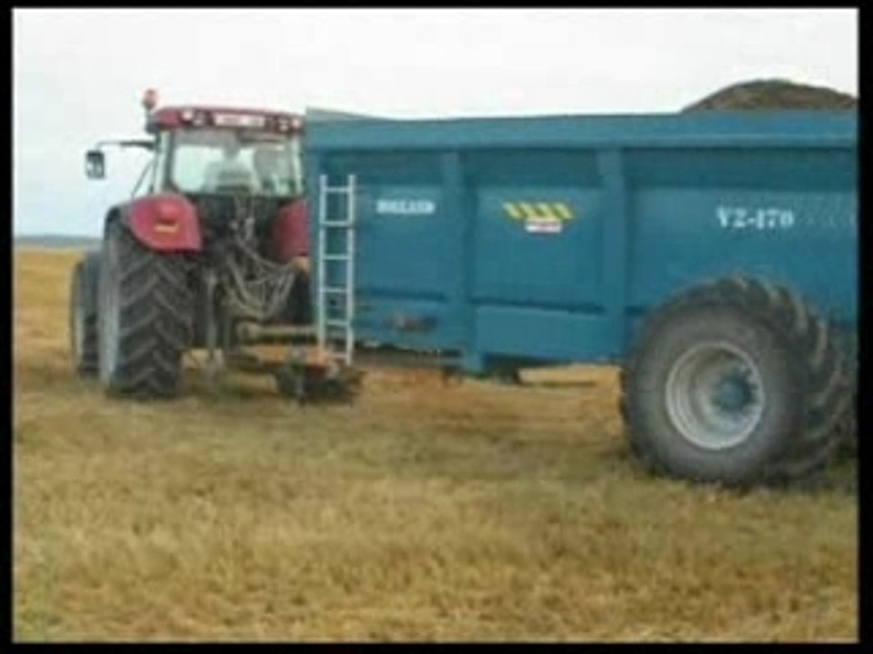 Epandage avec Case CVX 1195 + epandeur Rolland