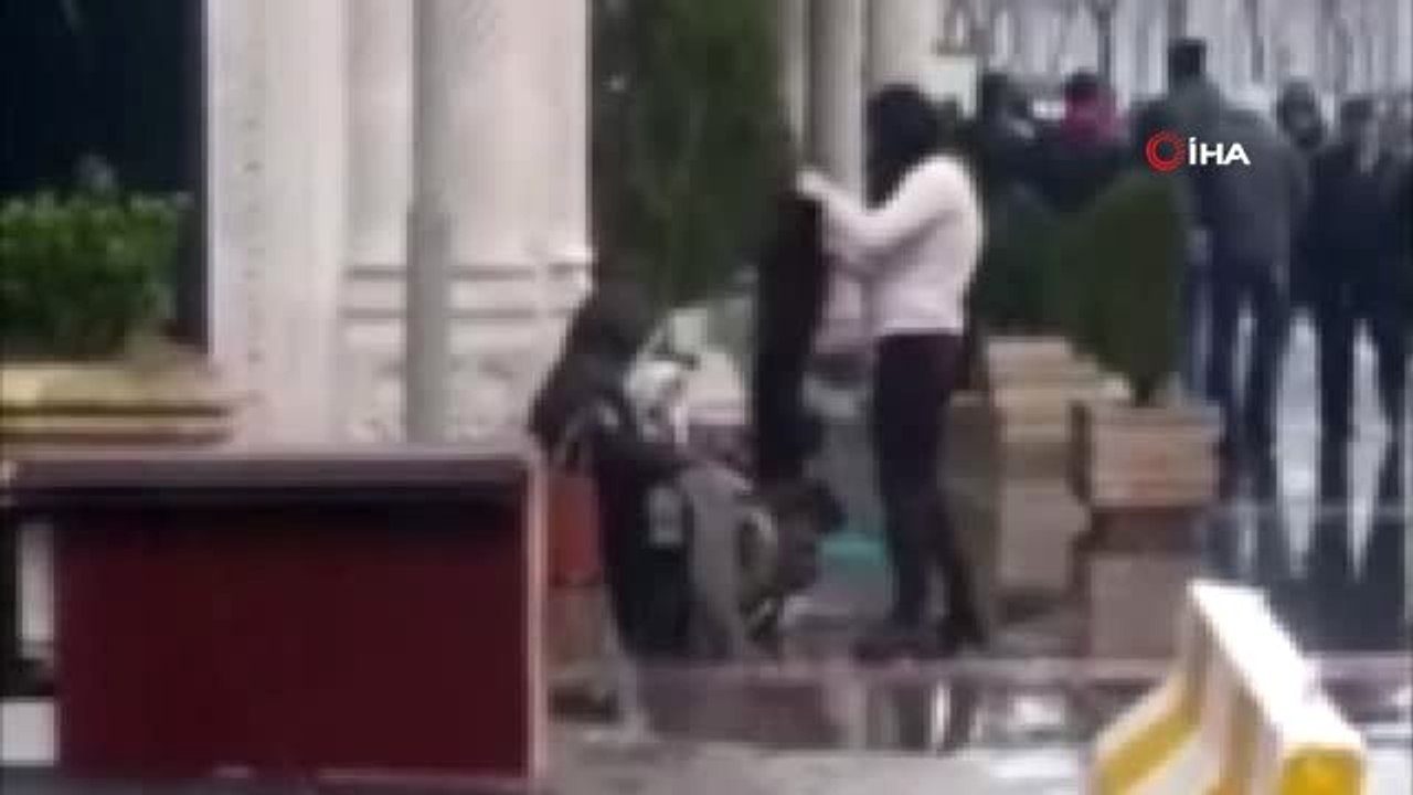 Anne Üşüyorum" Çığlığını Duydu, Montunu Çıkarıp Çocuğa Verdi