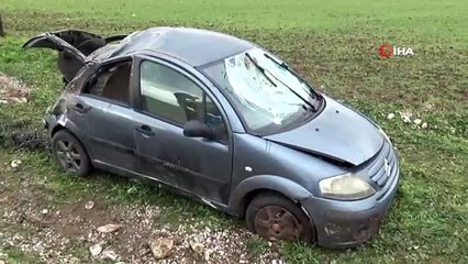 Lastiği patlayan araç şarampole yuvarlandı: 3’ü çocuk 7 yaralı