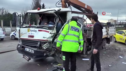 İki vincin birbirine girme anı güvenlik kamerasına yansıdı