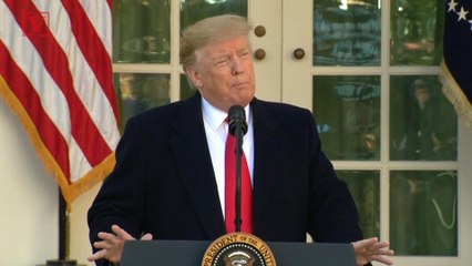 Chuck Schumer Urges Intel Chiefs to Stage Intelligence Intervention With Trump