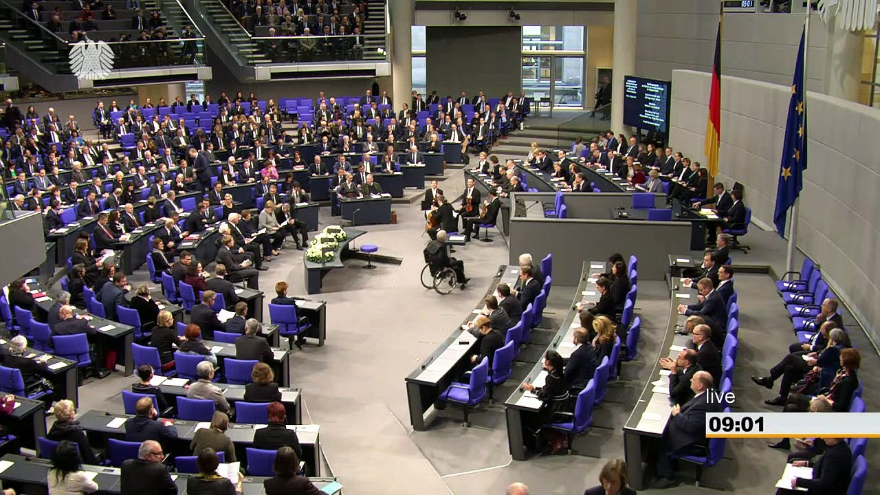 Holocaust-Überlebender fordert Kampf für 'wahre Demokratie'