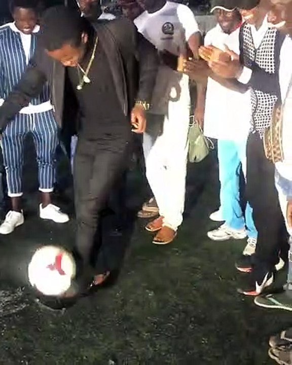 Le geste technique de Sidy Diop avec un ballon de football