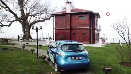 Yalova’nın elektrikli ilk resmi kurum arabası Yürüyen Köşk'te tanıtıldı