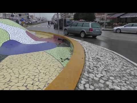 Report TV - Drejtori i Mjedisit 'fluturon' në ajër me 'Benz' dhe përplas 11 makina të parkuara