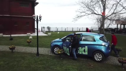 Yalova'nın Elektrikli İlk Resmi Kurum Arabası Yürüyen Köşk'te Tanıtıldı