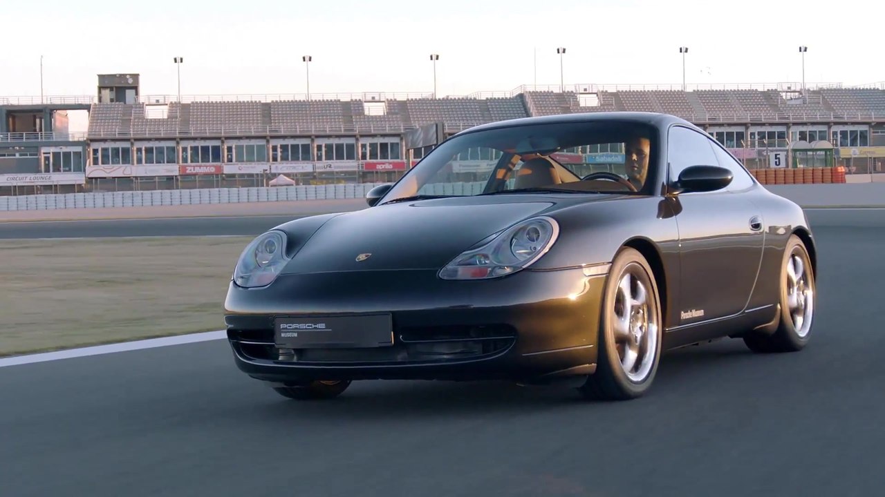 Porsche 911 Generations - 911 Carrera 4 (996) "Millennium Edition"