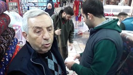 İzmir'de Kemeraltı Çarşısı'ndaki İşyerlerini Su Bastı