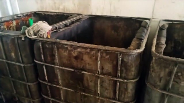 ضبط 23 طن مواد بترولية مدعمة داخل مصنع غير مرخص