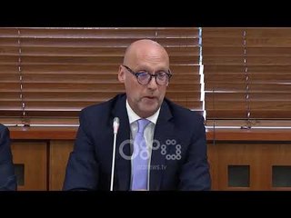 Ora News - Eksperti gjerman: Studentët në gjendje skandaloze, ku shkojnë paratë e BE?