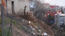 İzmir'de, Heyelan Nedeniyle Bir Ev Tahliye Edildi