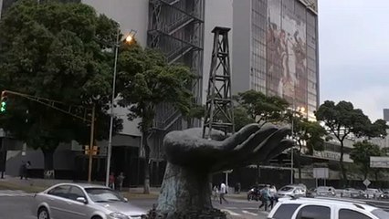 Caracas stretta fra sanzioni USA e aiuti russi