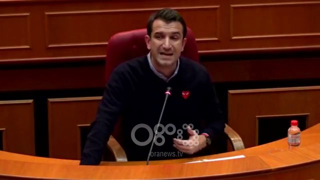 Veliaj: Karta e Studentit tagër e universiteteve por Bashkia e Tiranës e gatshme ta prodhojë