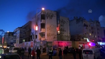 Kuşadası'nda kullanılmayan otelde yangın - AYDIN