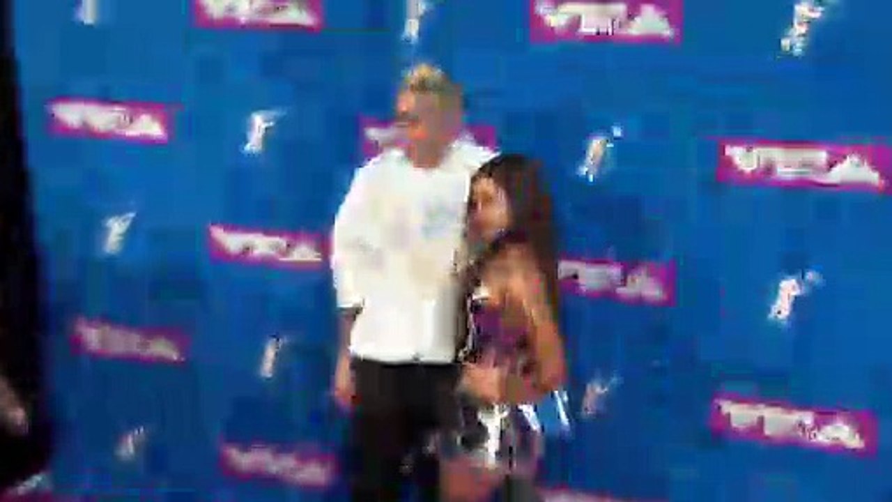 Khloe Kardashian Feuding With Kim & Kourtney Kardashian? | Hollywoodlife