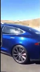 Ce conducteur dort au volant de sa Tesla en mode pilote automatique