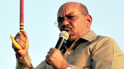 البشير: التغيير لا يتم عبر واتساب وفيسبوك