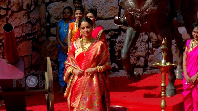 Kangana Ranaut Sister RANGOLI AVOIDS Media After Exposing Messages With Krish