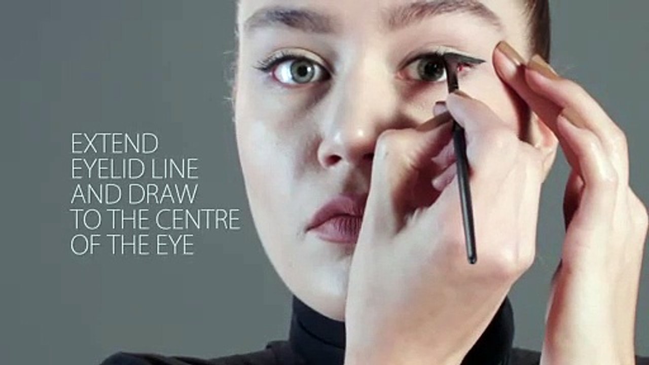 drawing on a thick eyelid line