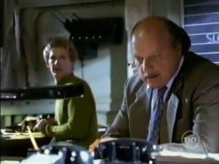 NYPD Blue S09E02  Johnny Got His Gold (2)