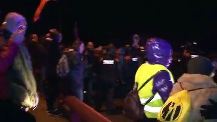 Tensió entre els Mossos i manifestants a l'accés als Lledoners